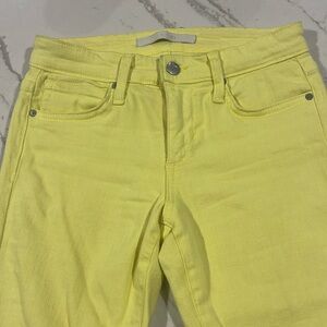Super cute Joes yellow skinny jean size 25”